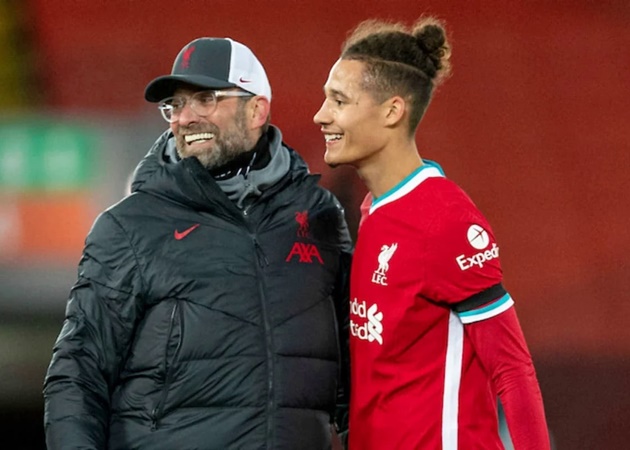 Chỉ 1 hành động, Klopp đã khiến sao trẻ của Liverpool 'hoảng sợ'