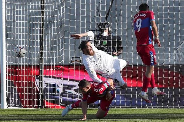 Nhìn Man Utd, Real Madrid phải 'phát ghen'