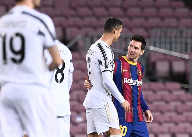 Loại bỏ 'kẻ nổi loạn', PSG mở rộng cửa chào đón Ronaldo hoặc Messi