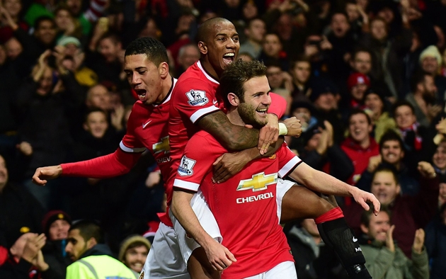 Rời xa Man Utd, "người thừa" liên tục gặp bão tố