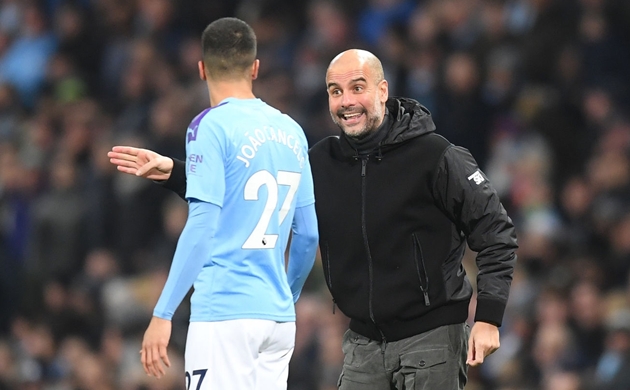 Được "thả thính" cực mạnh, Guardiola đã tìm ra tiền vệ trái mới?