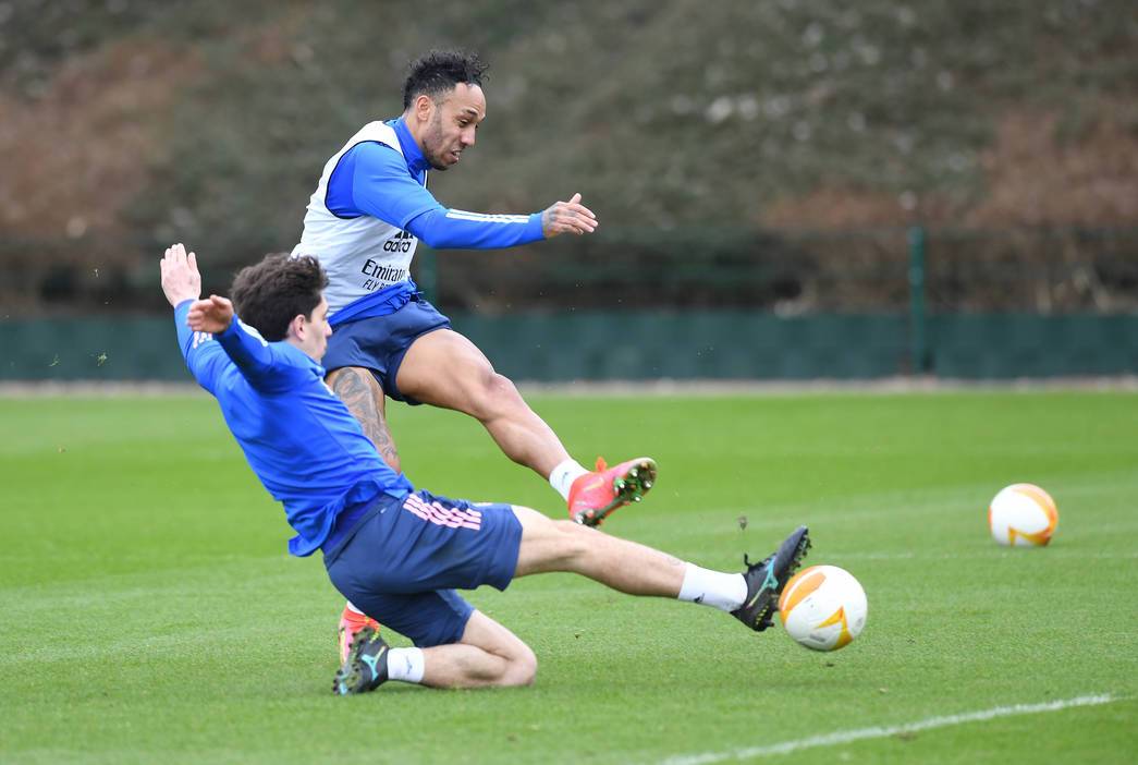 Arsenal cực kỳ hưng phấn, Aubameyang gây bất ngờ trên sân tập