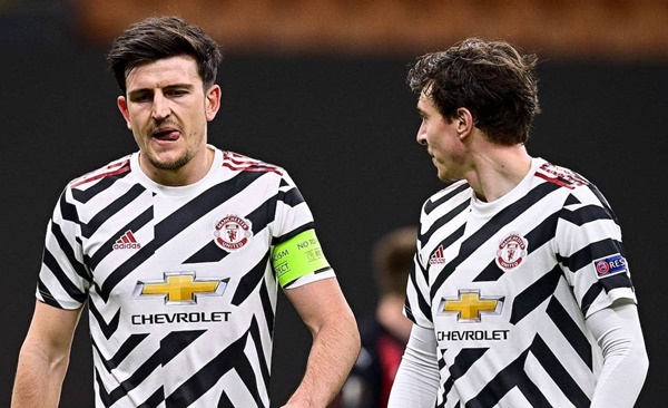 Ảnh bài viết Fan Man Utd chỉ ra “chất xúc tác” khiến Maguire-Lindelof xuất sắc hơn
