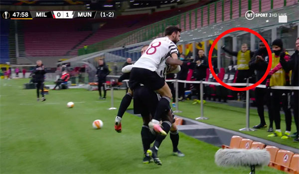 Pogba ghi bàn, Van de Beek tức tốc thực hiện ngay 1 động thái