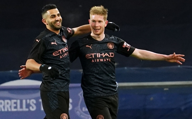 Ảnh bài viết Mahrez "tinh quái" đánh lừa trọng tài, khiến sao Everton không thể ăn vạ