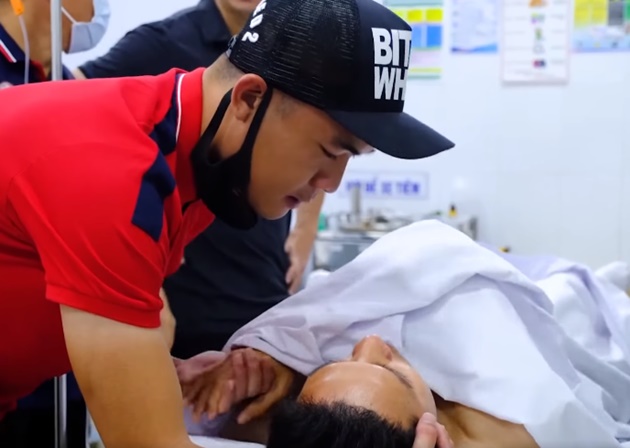 Hoàng Thịnh vào thăm, Hùng Dũng làm 1 điều