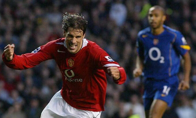 Đội hình hay nhất UEFA 2003: "Song sát" MU-Arsenal, hàng thủ Italia