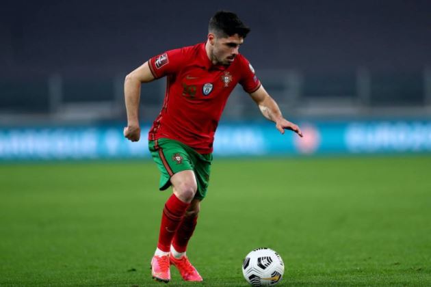 Chuyên gia xác nhận, thành Manchester cùng nhắm mua sao Bồ Đào Nha