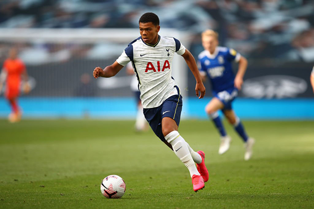Tottenham thành công 'trói chân' tài năng trẻ 17 tuổi từng được Mourinho khen ngợi