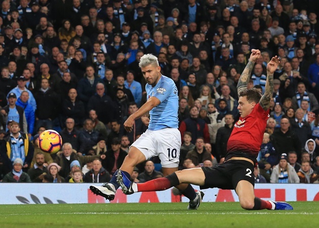 Ảnh bài viết XONG! 'Trùm chuyển nhượng' chốt hạ vụ Man Utd chiêu mộ Aguero