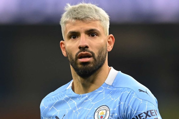 Rooney nói thẳng 1 câu về Aguero, chỉ ra cái tên hay hơn