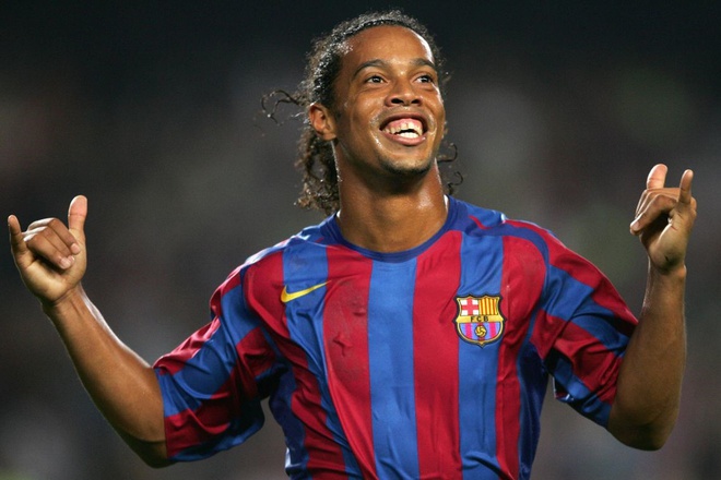 Đội hình hay nhất UEFA 2006: Nỗi buồn Arsenal, "phù thủy" Barca