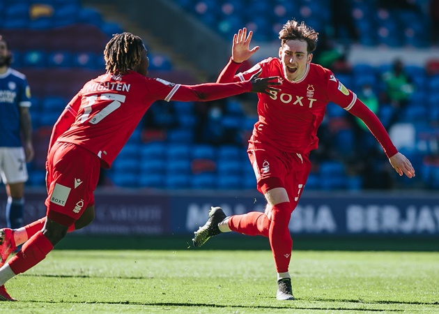 Ảnh bài viết 'Báu vật' Carrington bùng nổ khiến sao Man Utd phải 'trố mắt'