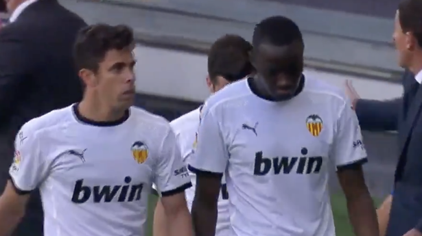 Ảnh bài viết Phản ứng của Rio Ferdinand khi Valencia bỏ ngang trận đấu