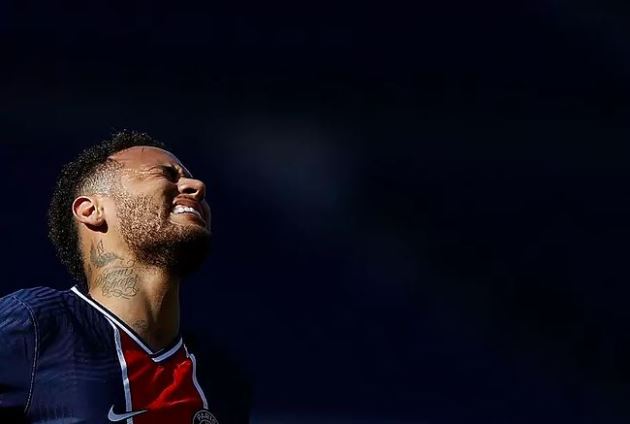 Choáng với số thẻ đỏ Neymar phải nhận