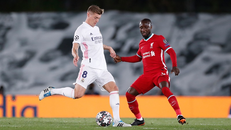 Hủy diệt Liverpool, Vinicius Jr gọi đồng đội là “huyền thoại Real Madrid”