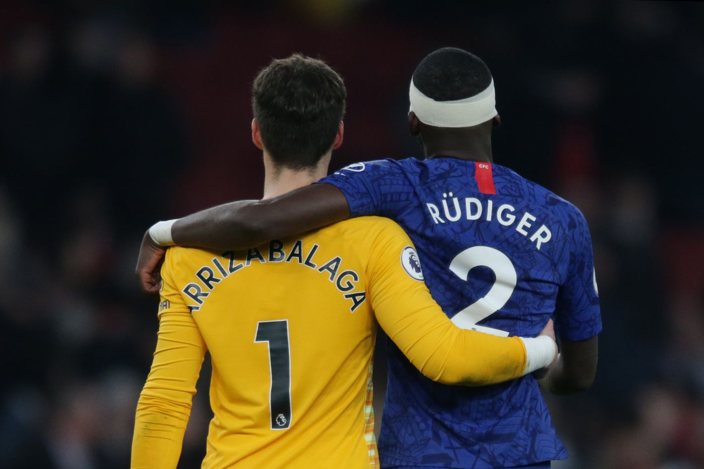 Tẩn nhau xong với Kepa, Rudiger phá vỡ im lặng