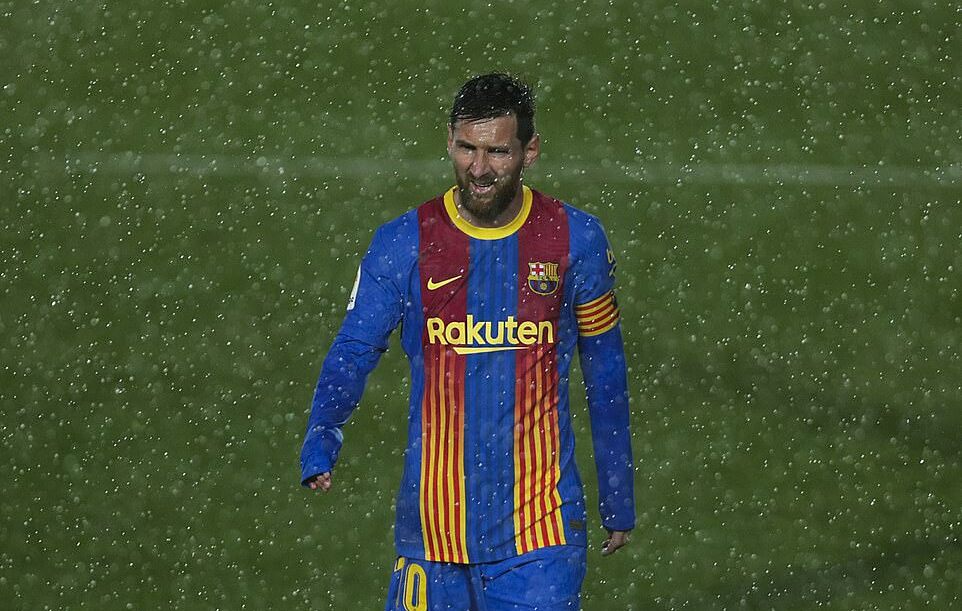 Giám đốc Barca: “Hy vọng đó không phải trận El Clasico cuối cùng của Messi”