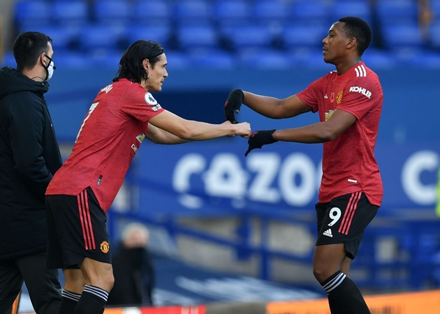 Ảnh bài viết Nhìn Cavani, M.U đã biết phải làm gì với 'thảm họa' ghi 4 bàn/22 trận?