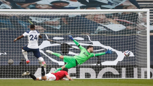 Tấn công siêu hạng, Man Utd rửa hận thành công trước Tottenham