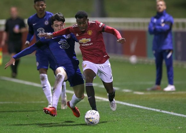 Ảnh bài viết 'Kẻ đe dọa' Martial tại Man Utd: Thích Henry; Bố từng dự World Cup