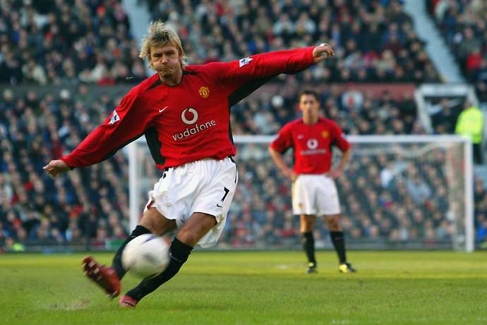 Top 5 cầu thủ sút phạt xuất sắc nhất lịch sử Premier League: Số 1 không ai khác!