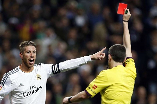 11 ngôi sao dính thẻ đỏ nhiều nhất thế kỷ 21: Ibrahimovic thứ 11, Ramos vô đối