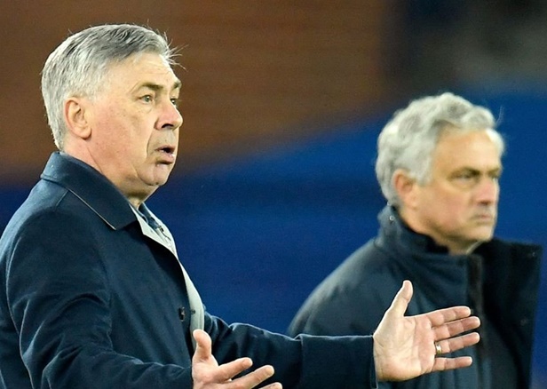 Hòa 2-2, Mourinho nghe thấy Ancelotti phàn nàn 1 sao Everton