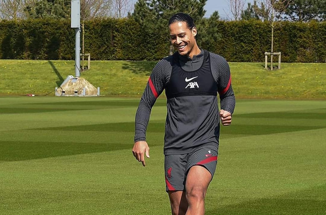 "Ngó lơ" Klopp, Van Dijk chạy đua để kịp tham dự VCK EURO