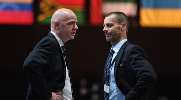 Sự giả tạo của UEFA và FIFA thật đáng kinh ngạc