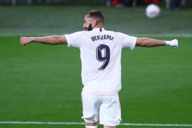 Gác Super League qua 1 bên, Real tái chiếm ngôi đầu La Liga bằng màn phục hận 10 phút