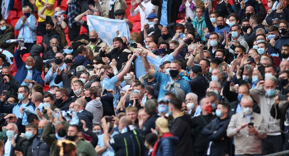 Niềm vui nhân đôi, Man City có màn ăn mừng đặc biệt nhất trời Âu