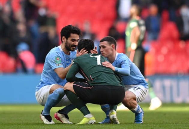 Son Heung-min bật khóc nức nở sau trận thua Man City