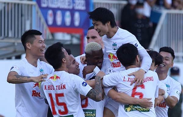 HAGL thâu tóm tất cả các danh hiệu tháng 4