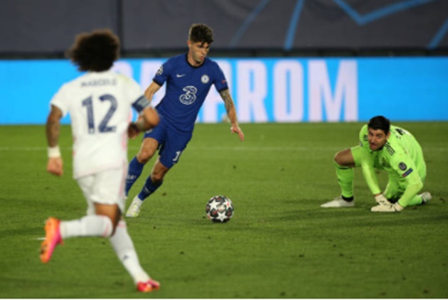 Ảnh bài viết 'Không 1 cầu thủ Real nào đứng gần cậu ta trong khoảng cách 10m'