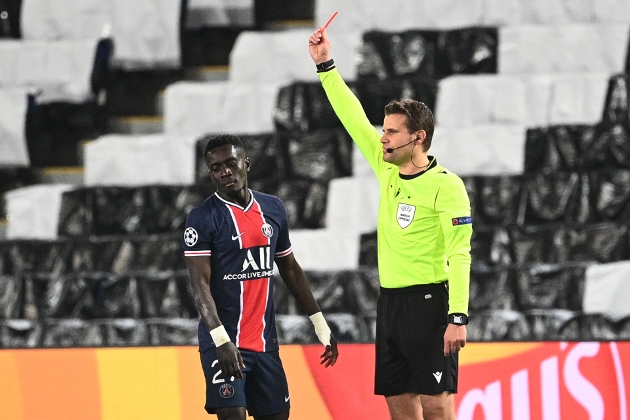 "Gueye có thể làm gãy xương của Gundogan"