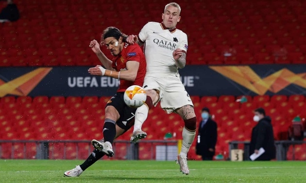 "Hóa Robin Van Persie", Cavani sút tung nóc lưới AS Roma