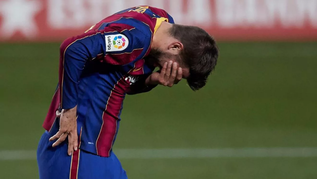 Thảm họa phòng ngự, Barca khuỵu gối trước "bại tướng" của Man Utd