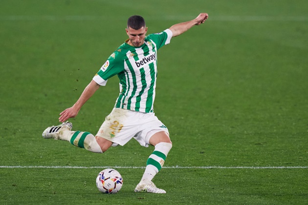 Lao đao bất ổn, Arsenal dồn tiền mua 'chiến binh trung tuyến' La Liga
