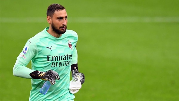 CĐV bao vây, yêu cầu “tiểu Buffon” gia hạn với AC Milan