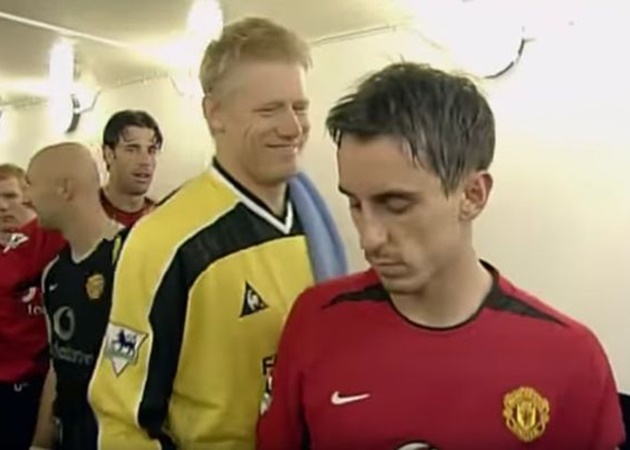 CĐV Man Utd bạo loạn: Khi huyền thoại cũng có 'this và that'