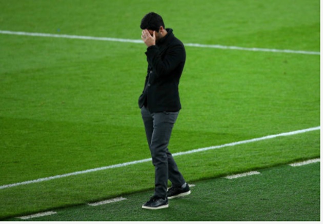 Arsenal đối mặt 'vũng lầy' tệ hại nhất sau 25 năm