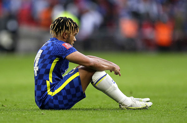 Vụt mất cúp FA, CĐV Chelsea đăng đàn chỉ trích 1 cái tên