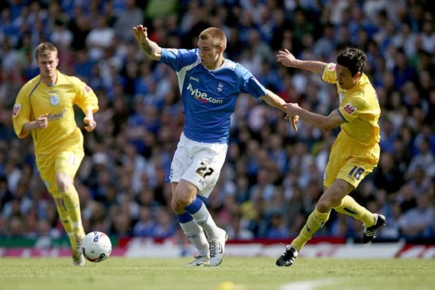 Ảnh bài viết "Thánh" Bendtner ra sao trong ngày đầu tập làm "bet thủ"?