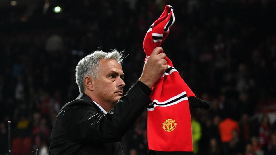Ảnh bài viết Mourinho: “Tôi thích M.U, người hâm mộ rất tuyệt vời với tôi”