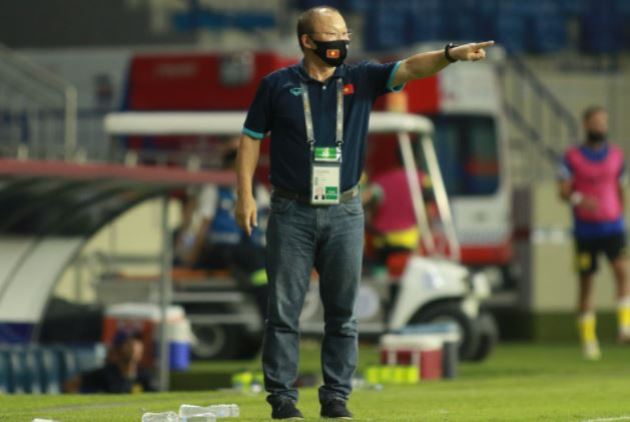 Ảnh bài viết Bị cấm chỉ đạo, HLV Park Hang-seo đã có sẵn bí quyết đánh bại UAE