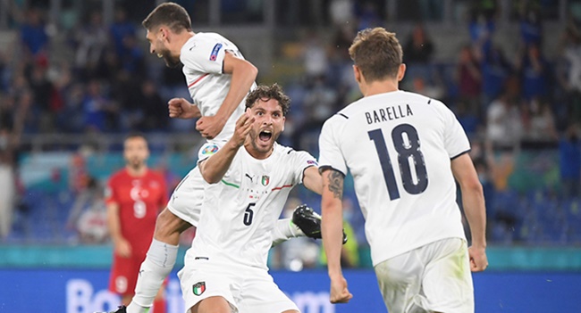 Ảnh bài viết Italia thắng tưng bừng vì bệ phóng từ "tam giác quỷ"