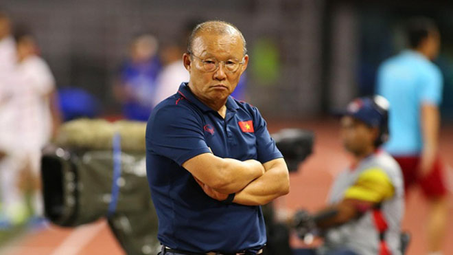 Ảnh bài viết Thầy Park lý giải việc chọn Trọng Hoàng đá chính thay Văn Thanh