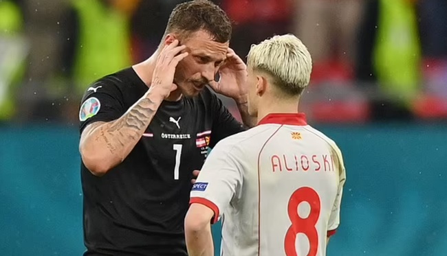 Ảnh bài viết Vạ miệng, cựu sao Ngoại hạng Anh chính thức xin lỗi