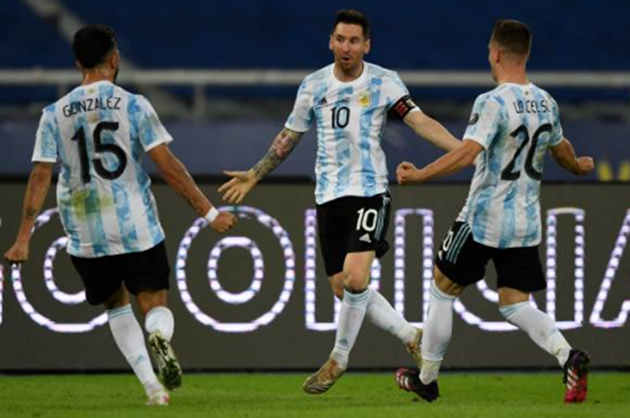 Messi gánh team, Argentina bất phân thắng bại với Chile